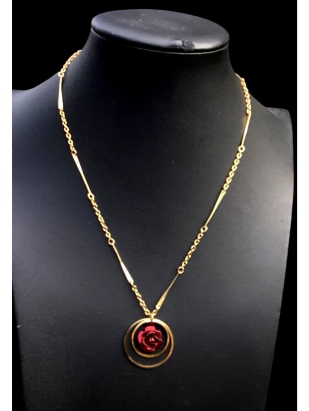 Dimensional Deep Red Rose Pendant on Gold Tone Bar Link Chain Necklace Layering - Picture 2 of 5